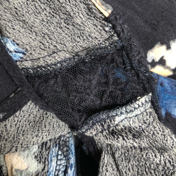 Like-New Forever 21 Navy Romper Size Small - Picture 6 of 8